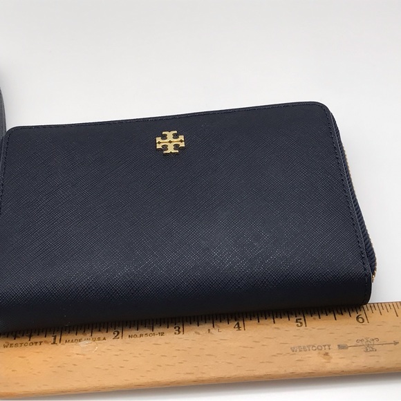 NWOT TORY BURCH NAVY WALLET WITH DETACHABLE WRISTLET STRAP - Picture 10 of 16